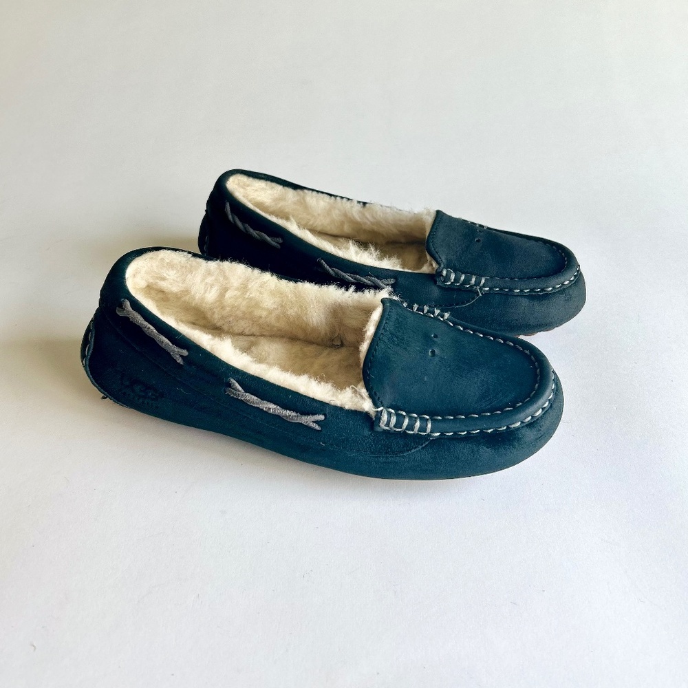 UGG Black Suede Faux Fur Lining Rubber Outsole Driver Moccasin Loafers size 7